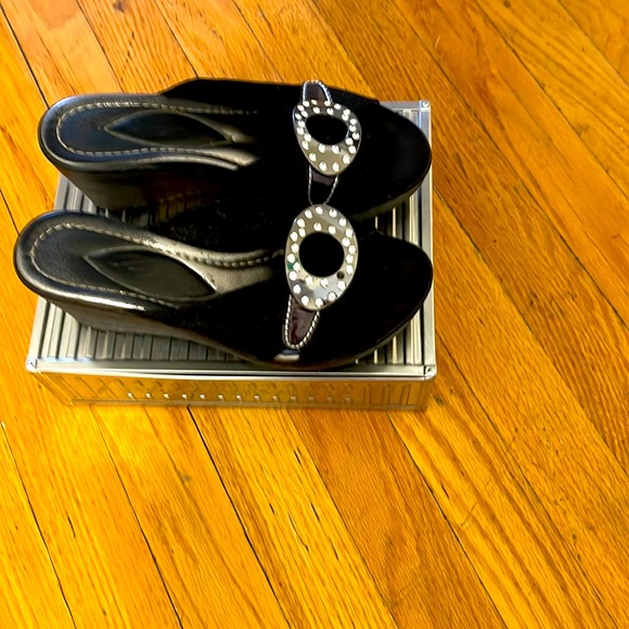 Dezario Shoes - Women’s casual wedge by Dezario.